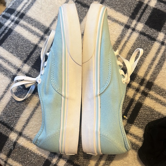 Light blue vans - Picture 3 of 6